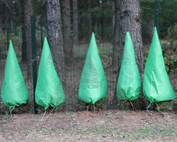 Конус для хвойных растений Протэкт 1 м х 1,2 м зеленый - фото 22800